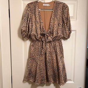 Printed mini dress 🖤